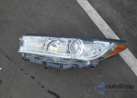 2017 Toyota Highlander Le Plus z USA, uszkodzony, nr VIN 5TDBZRFH3HS367760